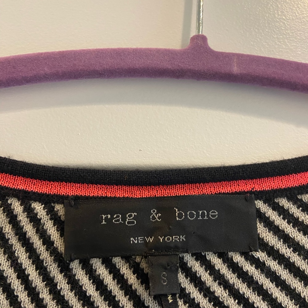 Sweater - Picture 3 of 3